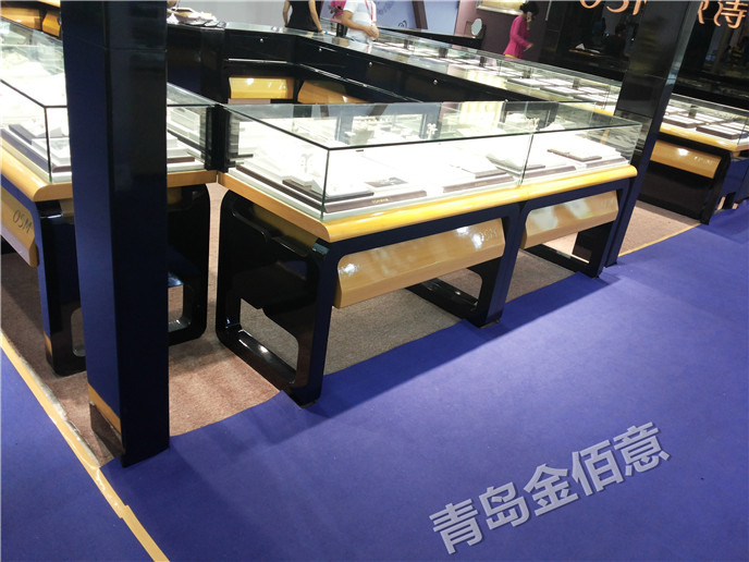 青岛金佰意珠宝展柜A3