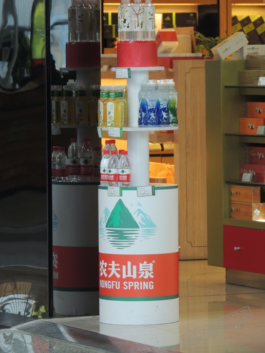 这个中岛柜长出了瓶盖