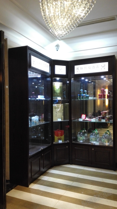 烟酒展示柜，实木效果，高档不贵