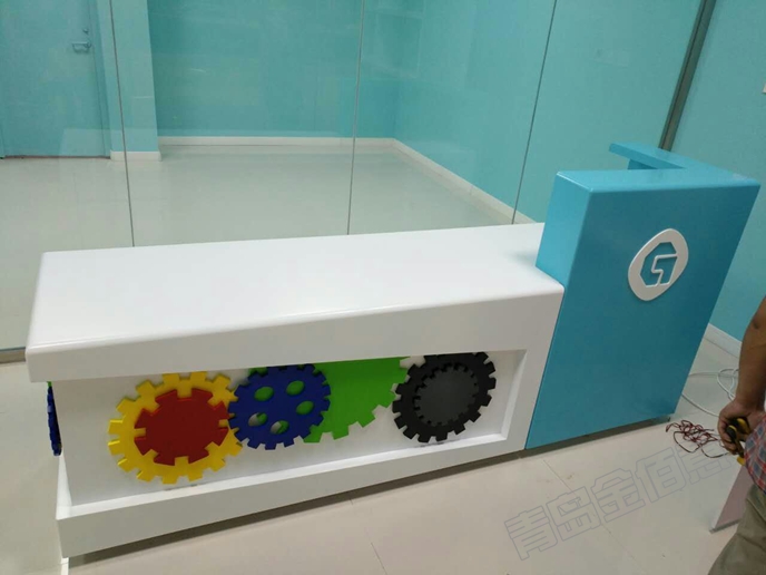 接待台收银台，亮点在齿轮