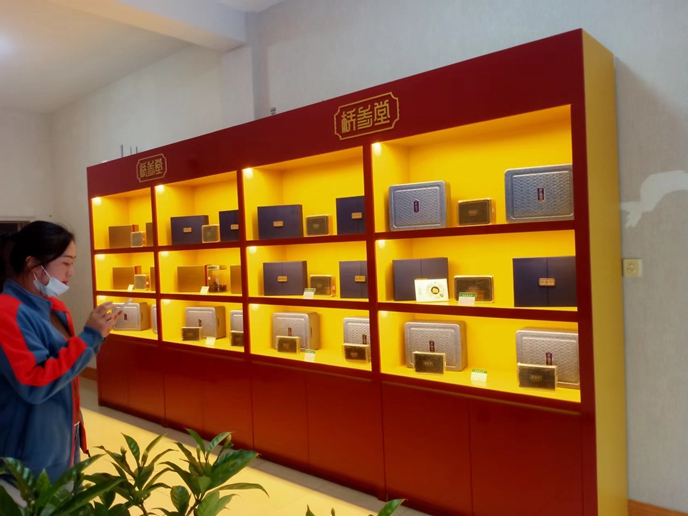 桥参堂海参烤漆展柜
